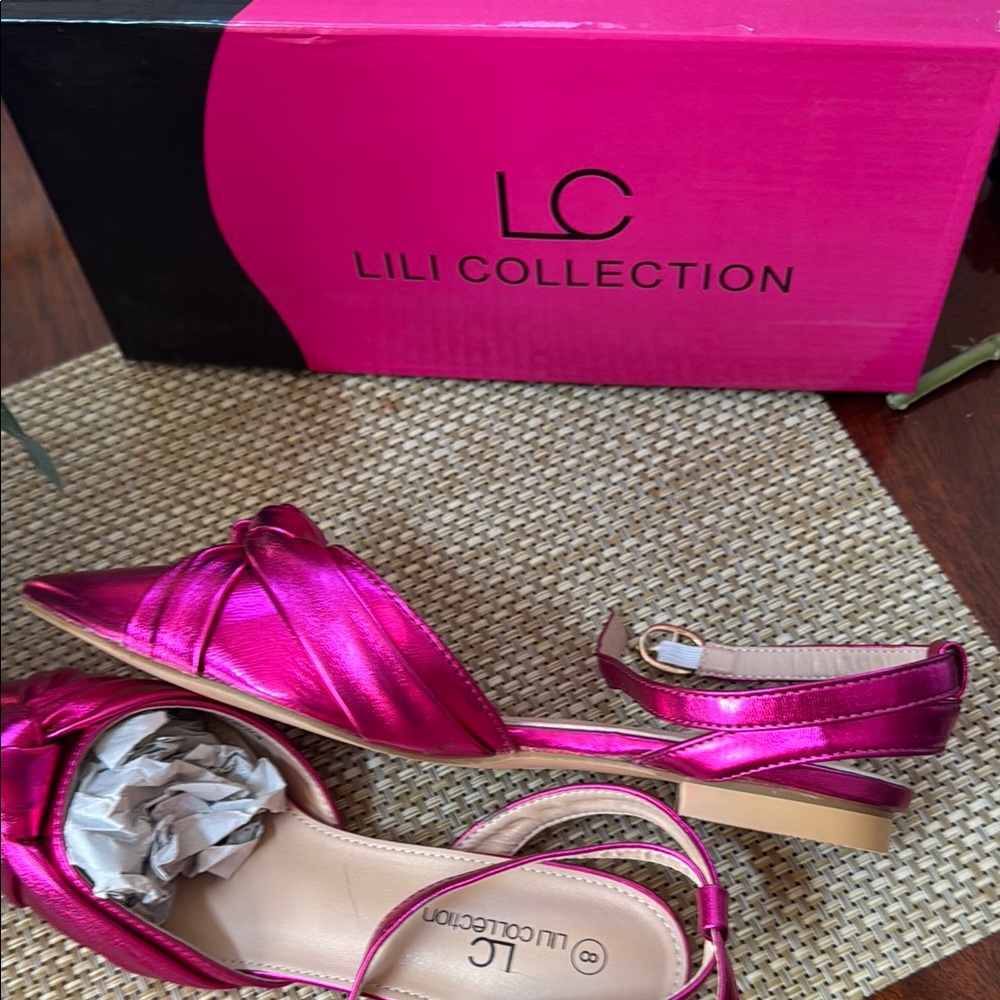 Leather fuscia metallic sandals